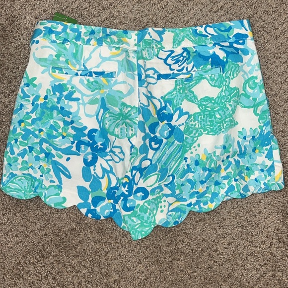 Lilly Pulitzer Buttercup Shorts, In A Pinch size 10 - Picture 3 of 3
